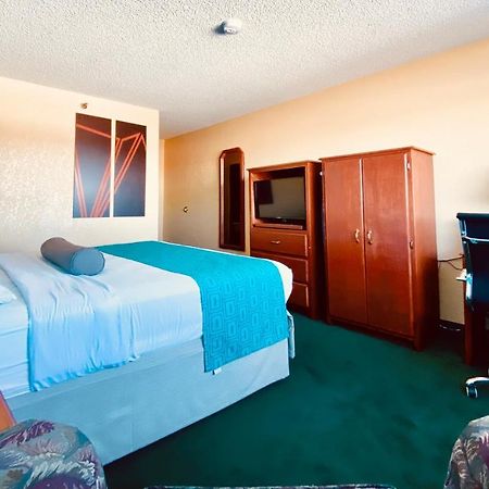 וויט רידג' Howard Johnson By Wyndham Denver West מראה חיצוני תמונה