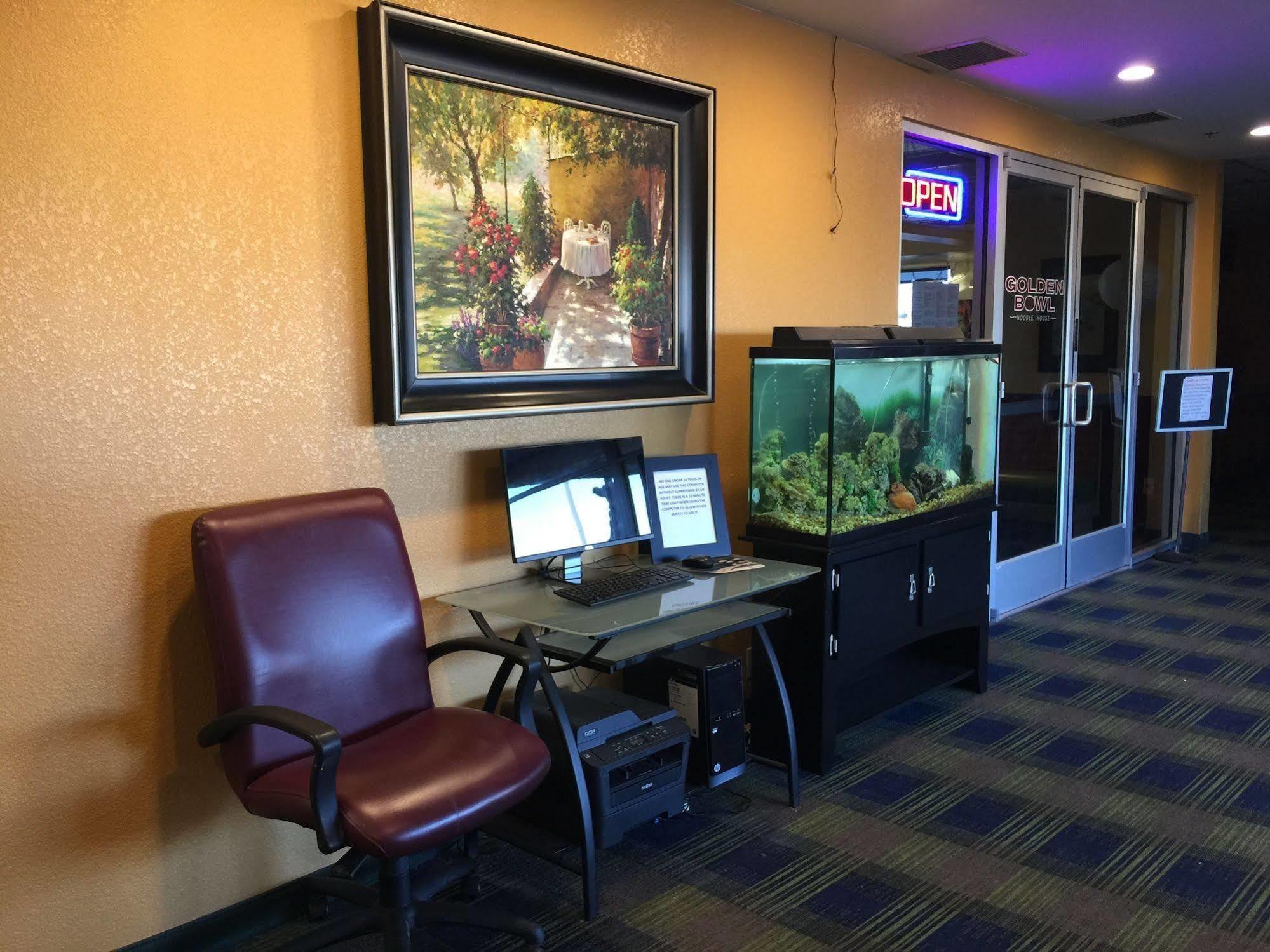 וויט רידג' Howard Johnson By Wyndham Denver West מראה חיצוני תמונה