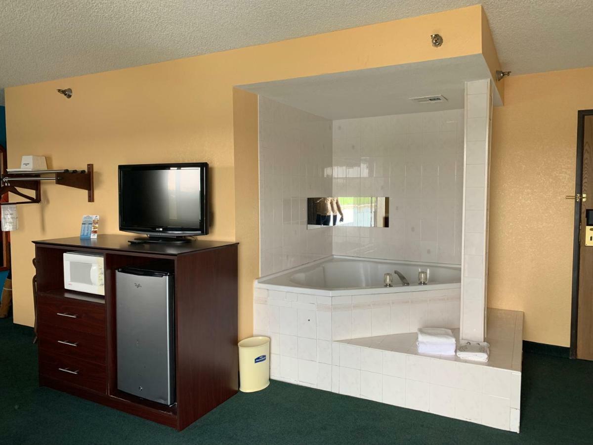 וויט רידג' Howard Johnson By Wyndham Denver West מראה חיצוני תמונה
